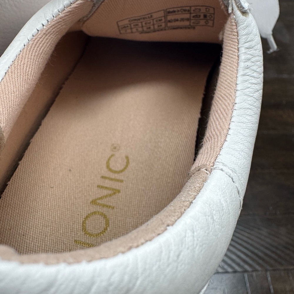 Vionic White and Pink Sneakers Sleek Minimalist Design - Picture 5 of 8